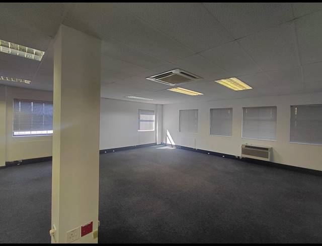359M² OFFICE TO LET IN BRYANSTON